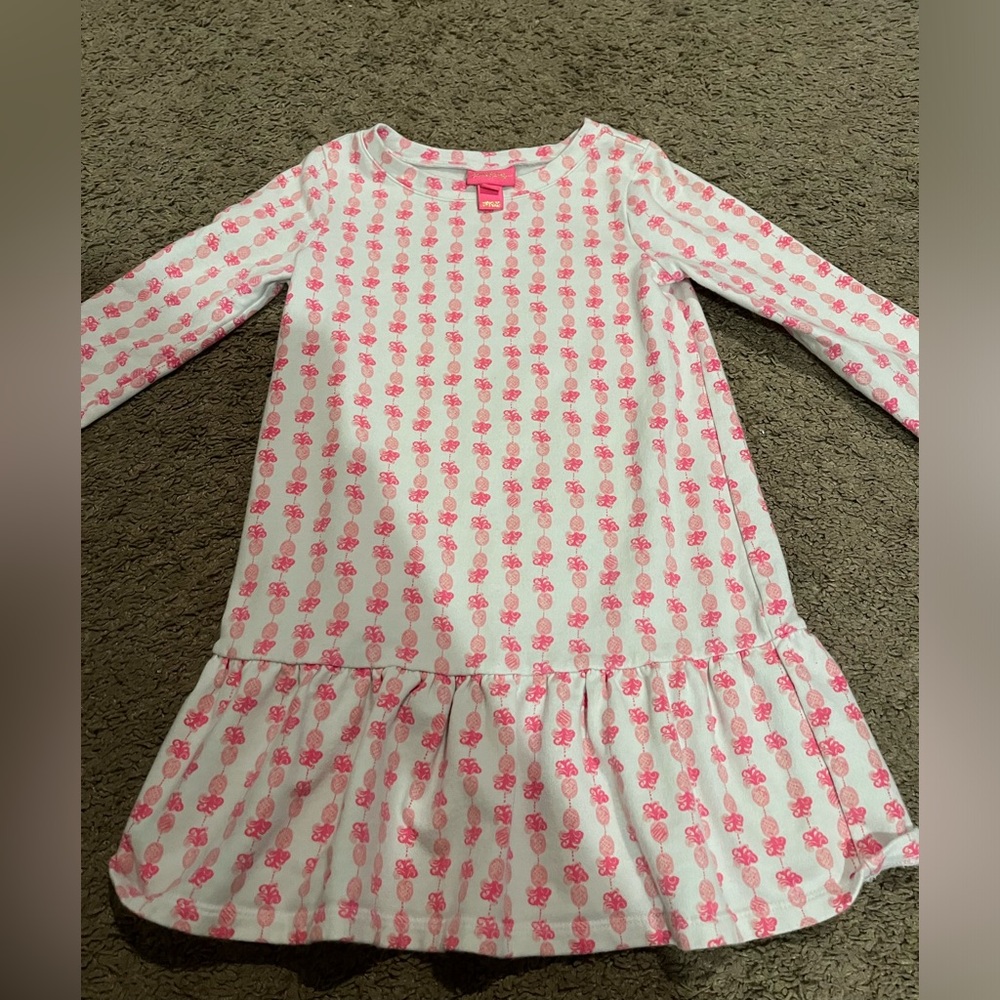 Lilly Pulitzer size 6-7 M dress. Long sleeve white with pink pineapples